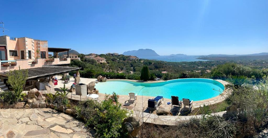 Villa And Pool Tavolara View Porto Istana Exterior photo