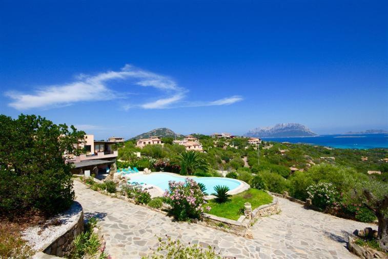 Villa And Pool Tavolara View Porto Istana Exterior photo