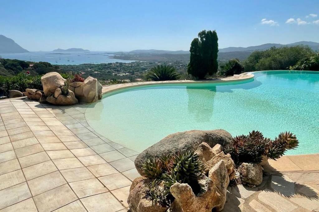 Villa And Pool Tavolara View Porto Istana Exterior photo