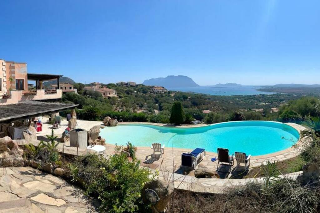 Villa And Pool Tavolara View Porto Istana Exterior photo